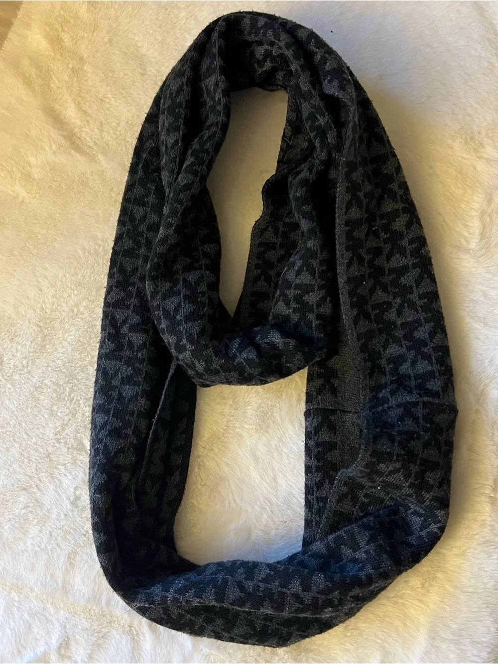 Michael Kors MK Logo Infinity Scarf Black Gray Knit Monogram Loop Scarf